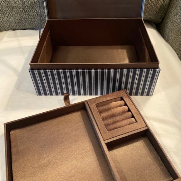 Jewelry Box - Picture 4 of 6